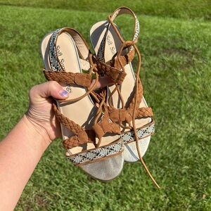 Soft Surroundings Tan and Silver Sandals